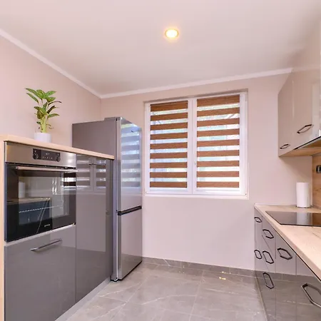 Apartment Crolos2 *